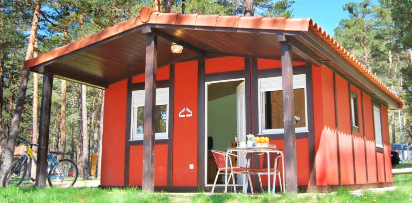 bungalow-camping-urbion-soria-vistas-embalse.jpg